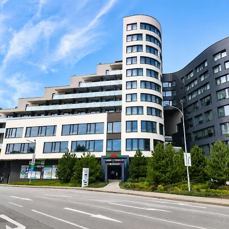 10-premium 2kk Atrium Living Novostavba Centrum Appartamento